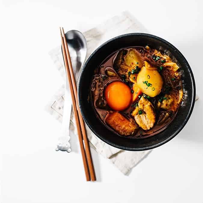 I am a food blog Kimchi braised pork belly