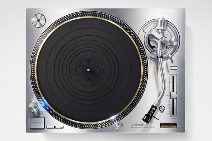 Technics 1200 Turntable