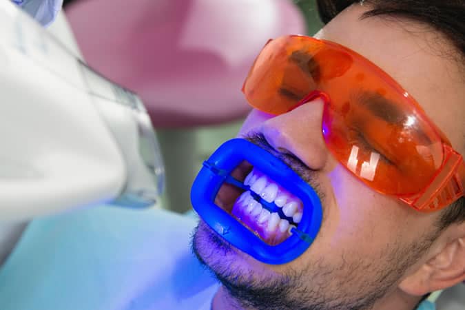 Whitening teeth at dentist