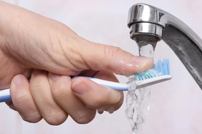 Clean Toothbrush