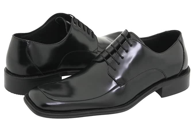 Square-toed shoes