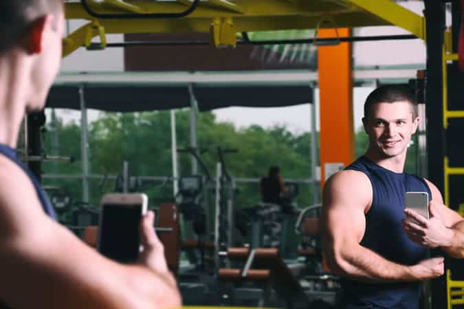 Stop taking mirror selfies in the gym