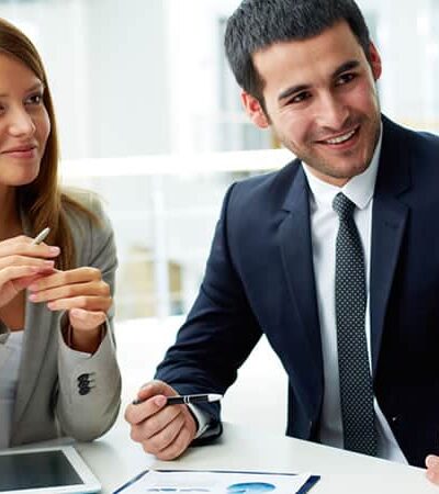 How To Use Body Language To Create A Good First Impression