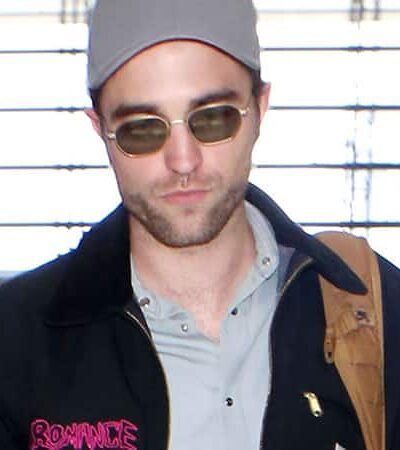 Robert Pattinson Nailed Airport Style Just In Time For Holiday Season