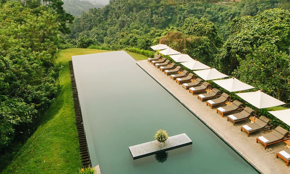 35 Of The Coolest Swimming Pools