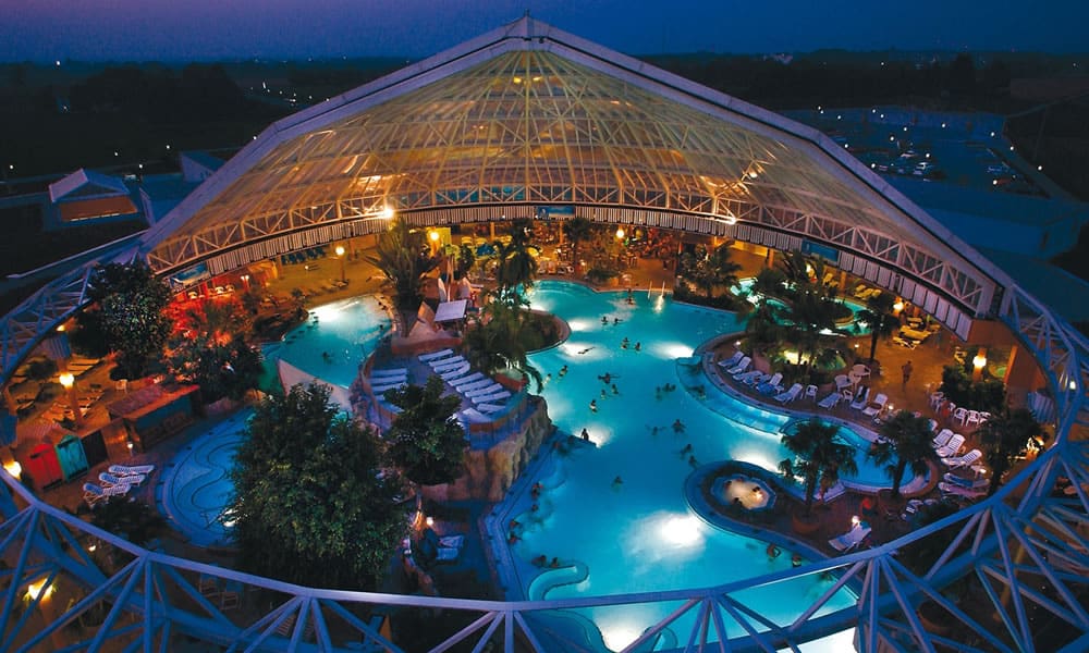 35 Of The Coolest Swimming Pools