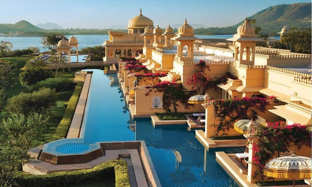 35 Of The Coolest Swimming Pools
