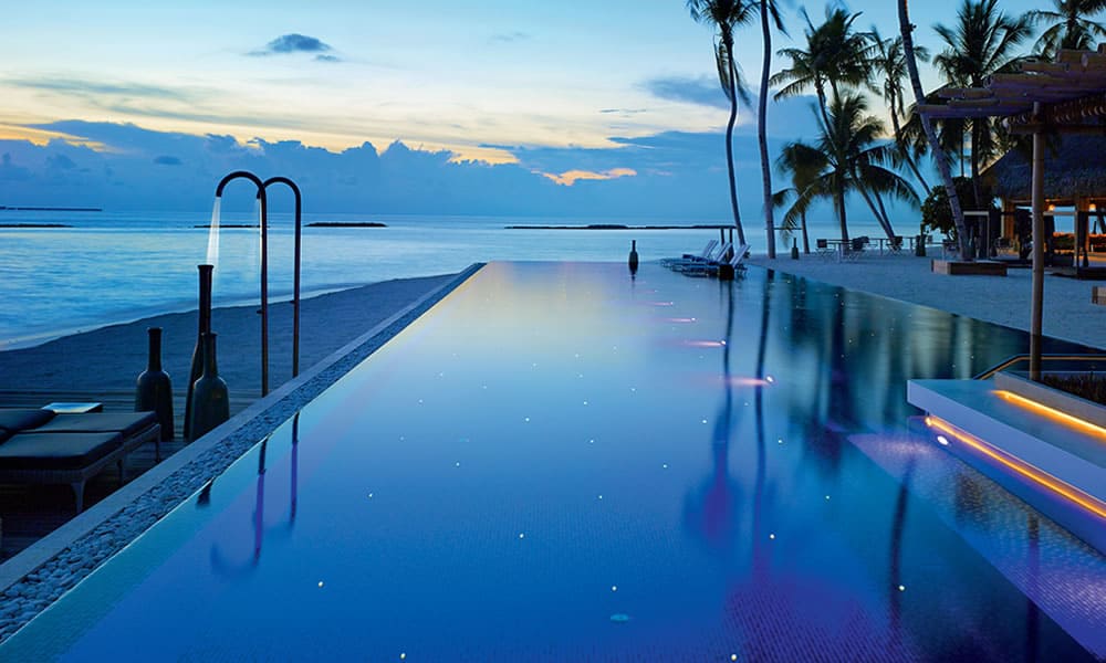 35 Of The Coolest Swimming Pools