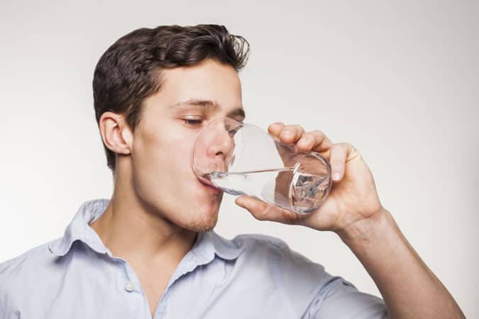 drinking water to improve your skin