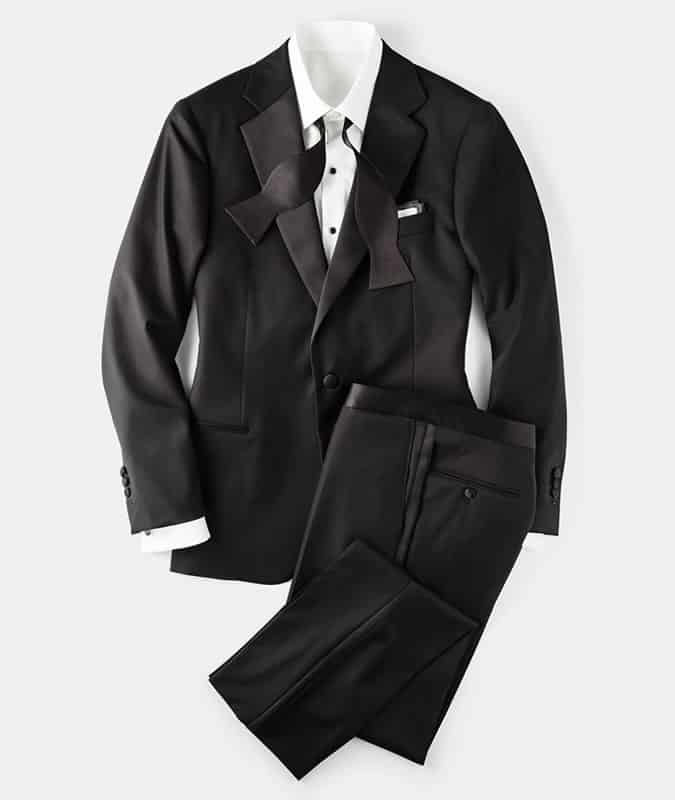 A perfect black tie outfit for men