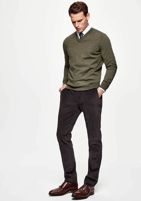 2017's most unlikely style comeback: the V-neck sweater