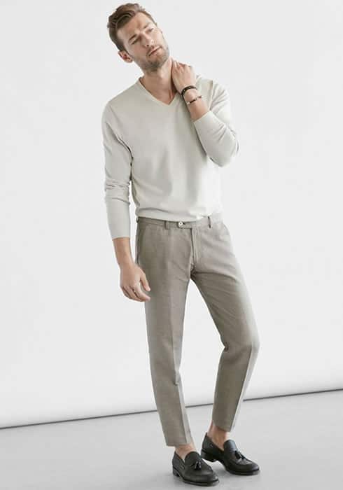 2017's most unlikely style comeback: the V-neck sweater