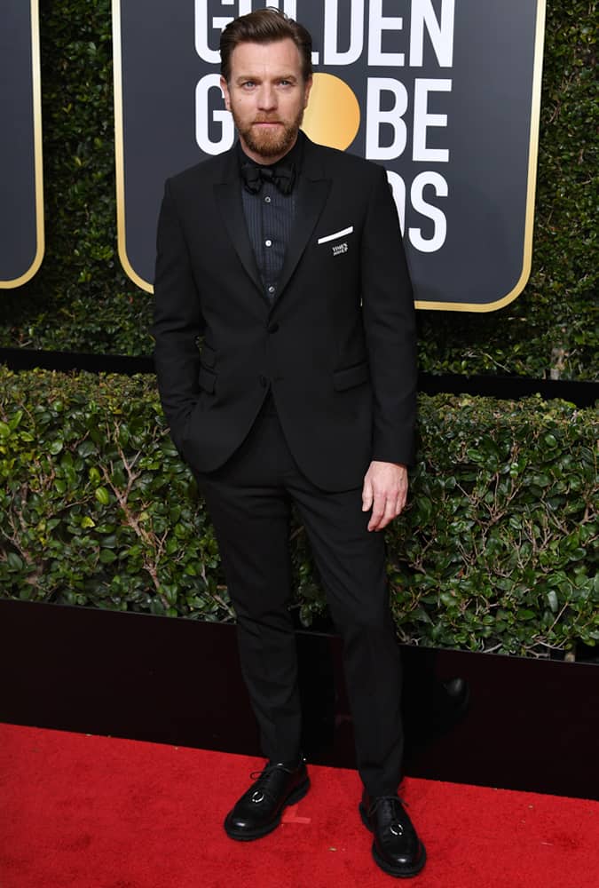 The Best All-Black Outfits From The Golden Globes