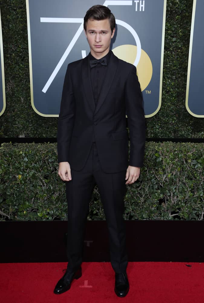 The Best All-Black Outfits From The Golden Globes