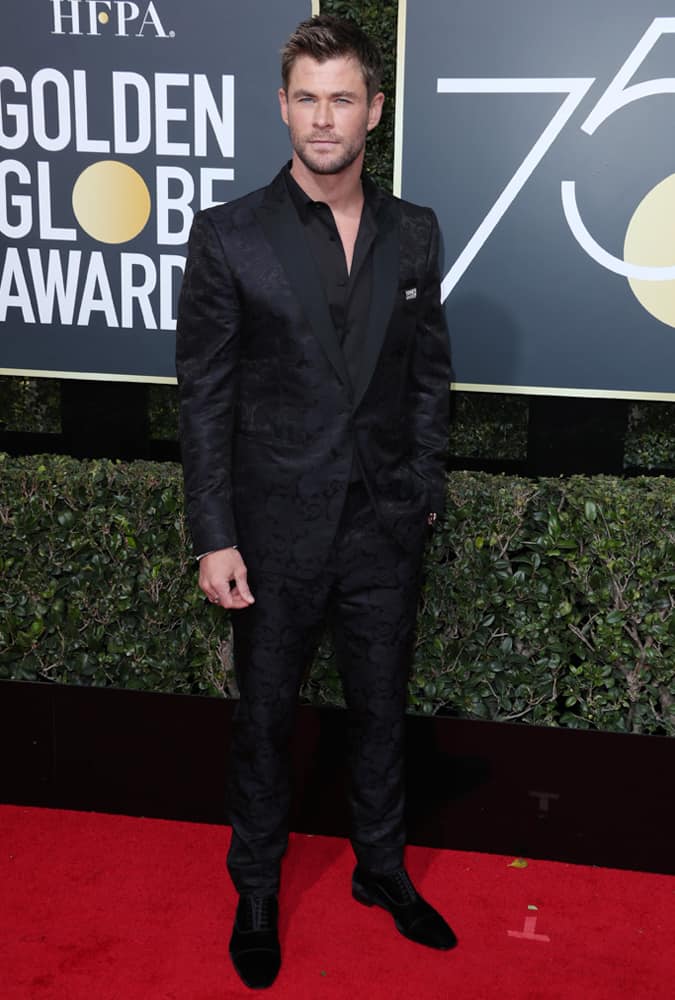 The Best All-Black Outfits From The Golden Globes