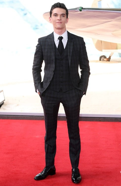 Fionn Whitehead Style