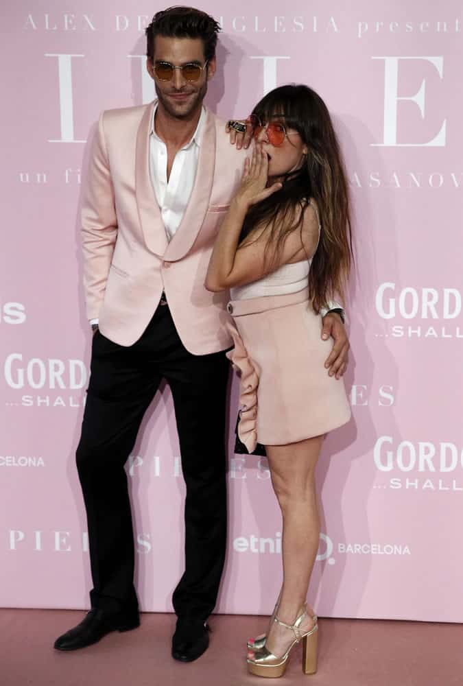 Jon Kortajarena Wearing Pink