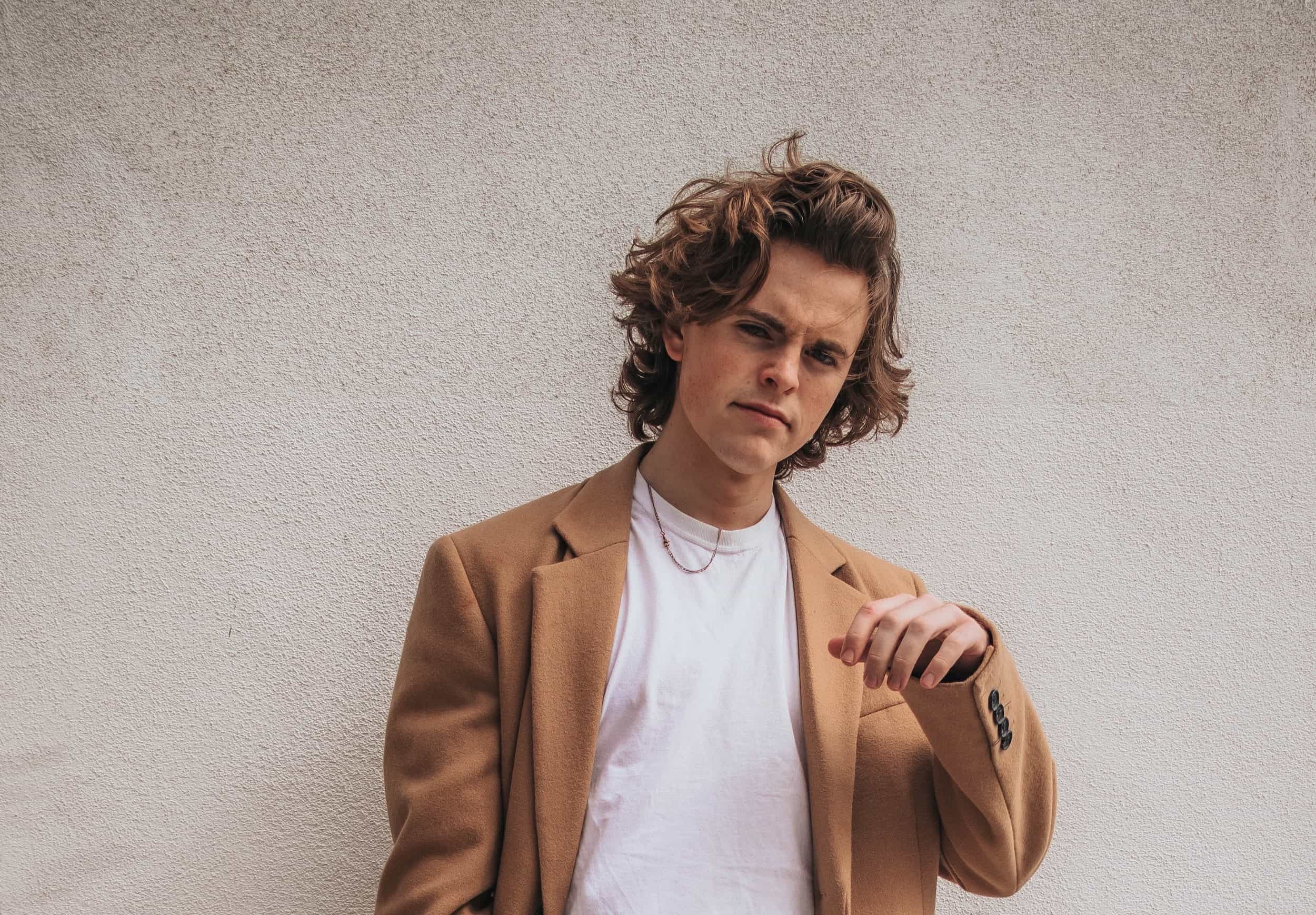 How to Deal With Men’s Thick, Wavy & Curly Hair