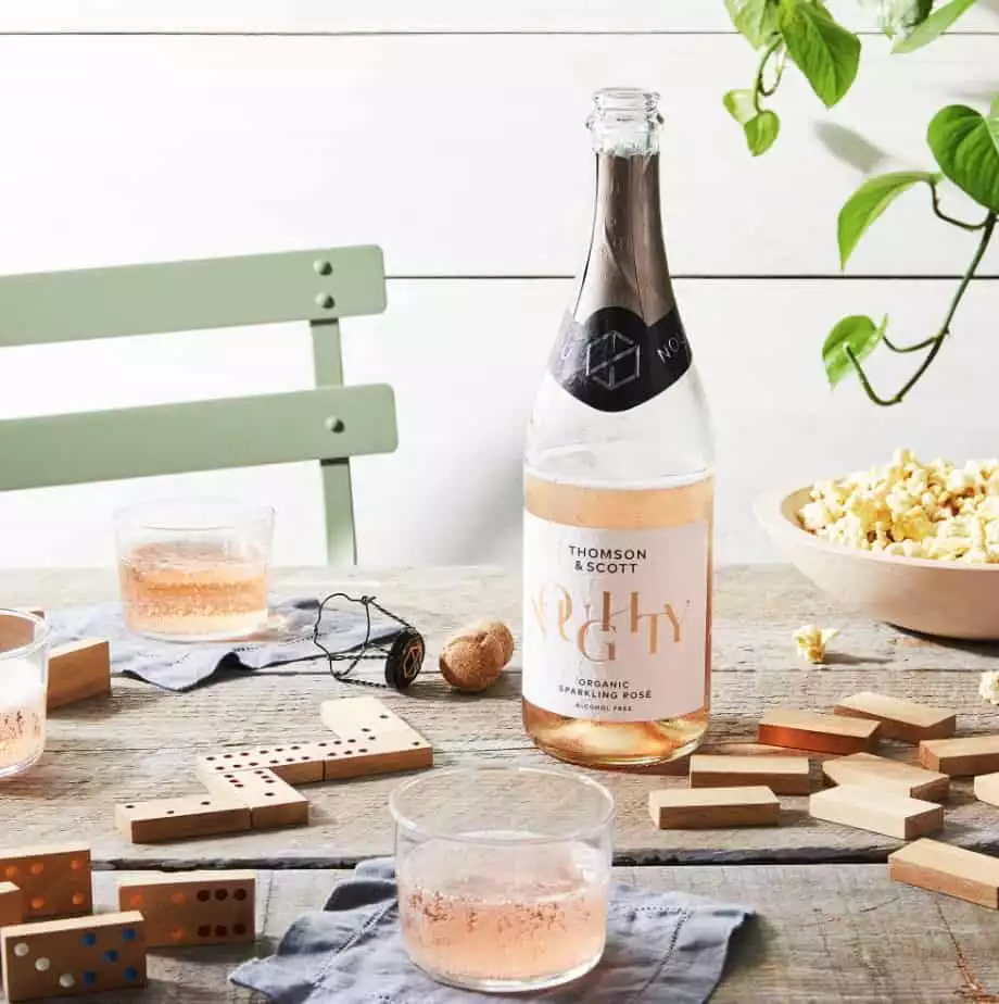 Thomson & Scott Noughty, Alcohol Free, Organic Sparkling Ros , Low-Sugar, Halal Certified, Vegan - Great Gift for Expecting and New Mums, Birthdays, Anniversaries - 75cl