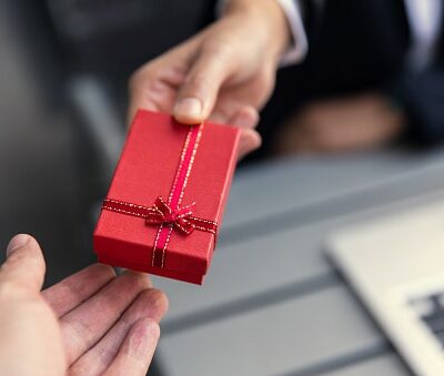 19 Lighthearted Gift Ideas For Your Boss 
