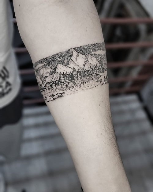 Dotwork Bracelet Tattoo