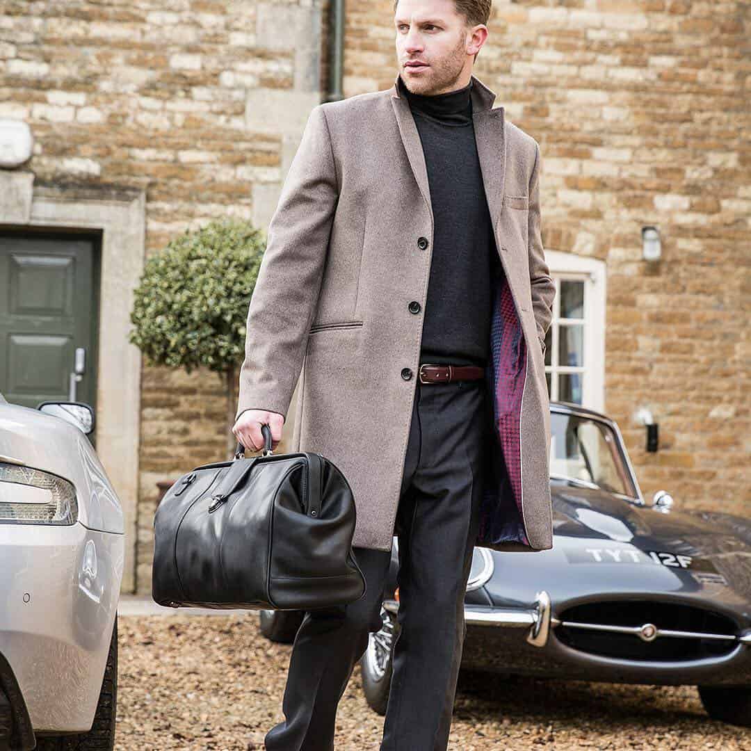 Carrying a Britishbeltco Adlington Gladstone Weekender