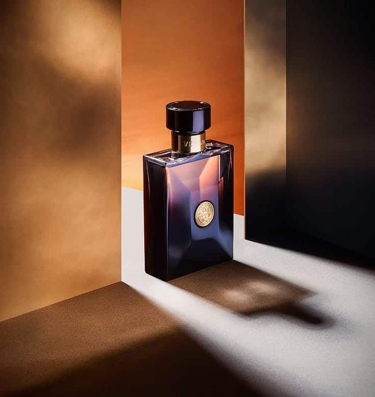 a bottle of Versace Pour Homme Oud Noir