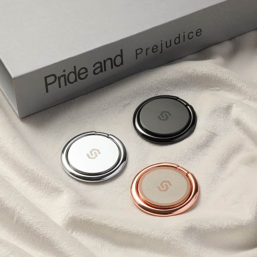 three different colors phone ring holder by syncwire