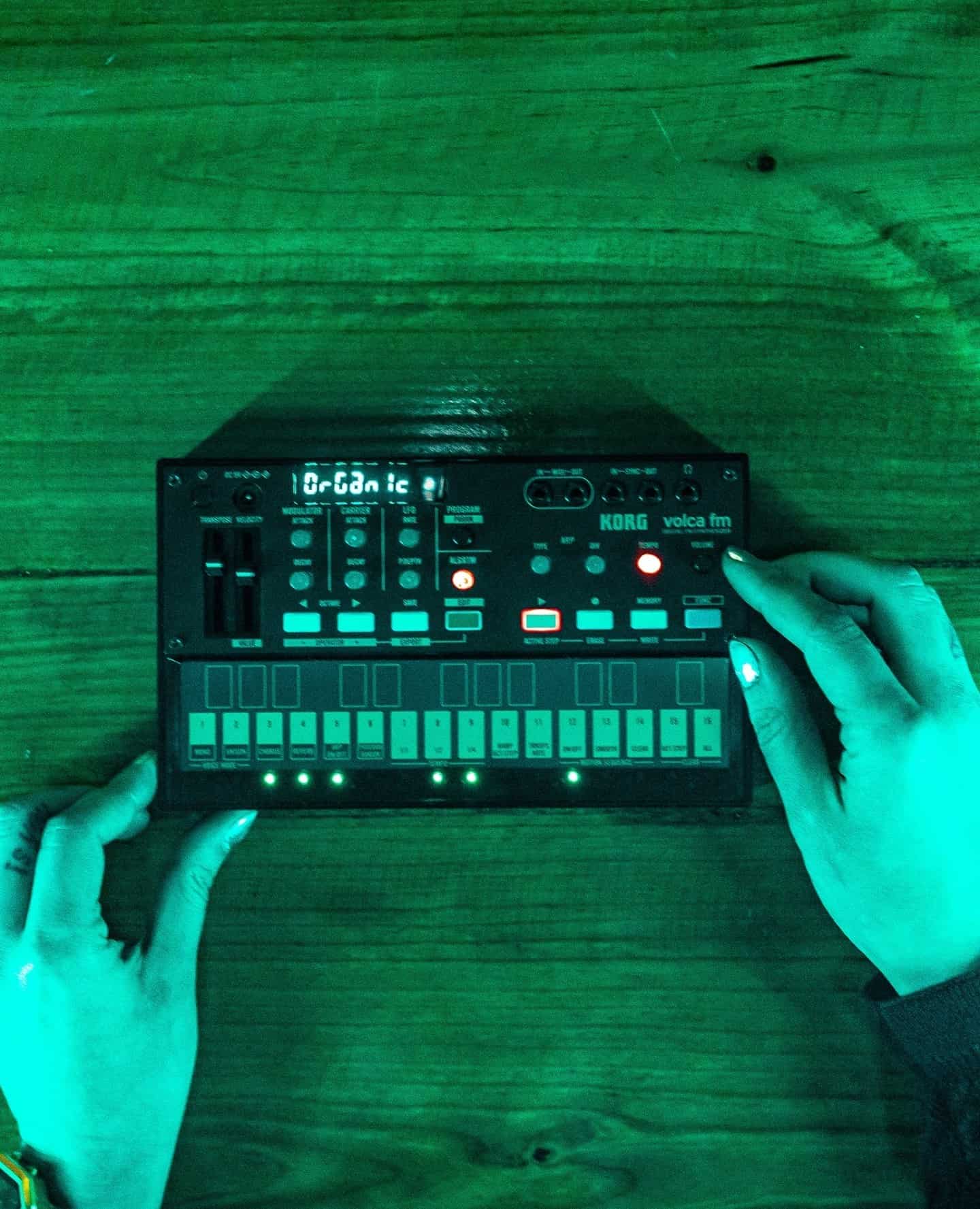 volca fm 2 digital fm synthesizer by korg