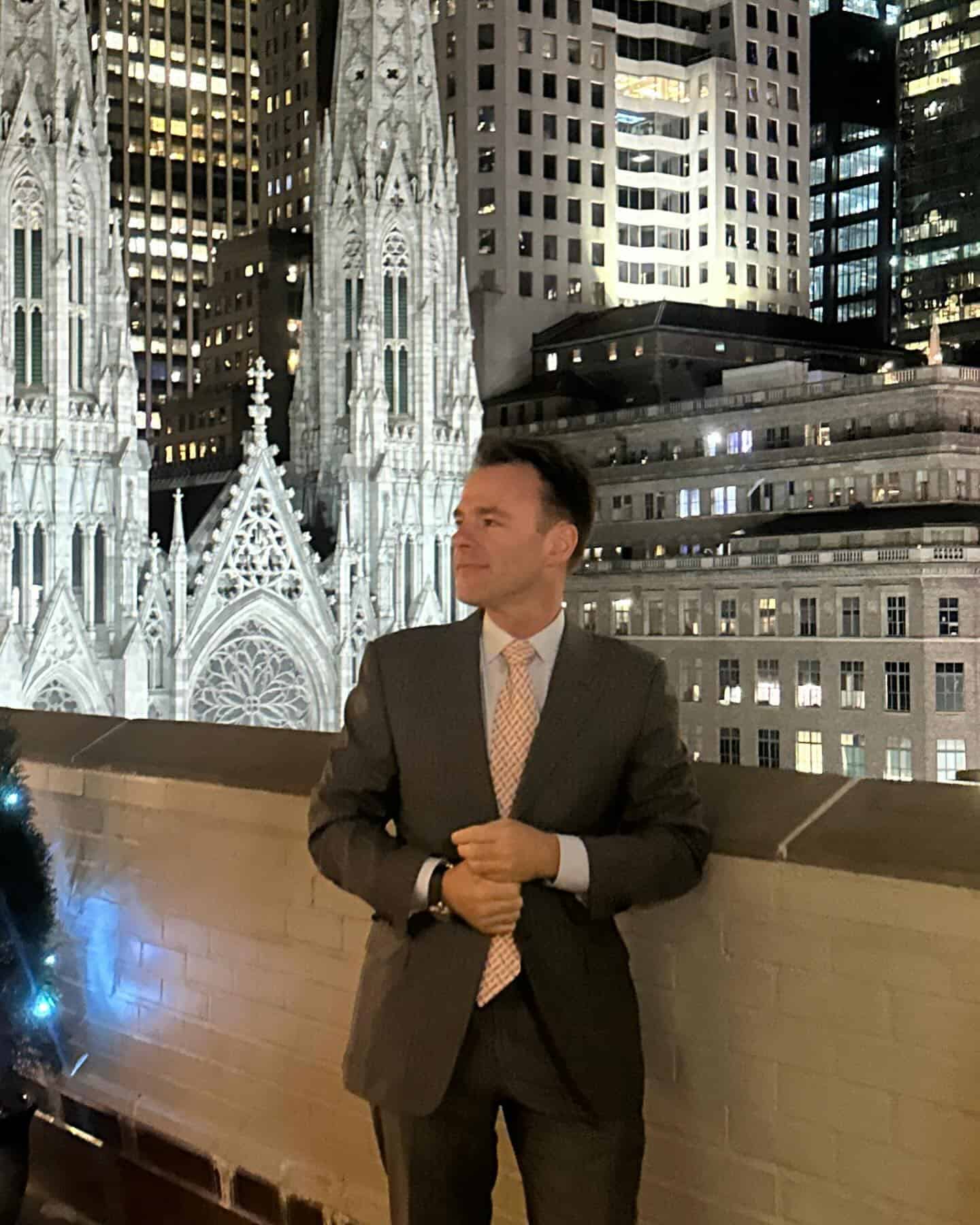 2000s men's fashion: man wearing a suit bought from 2009