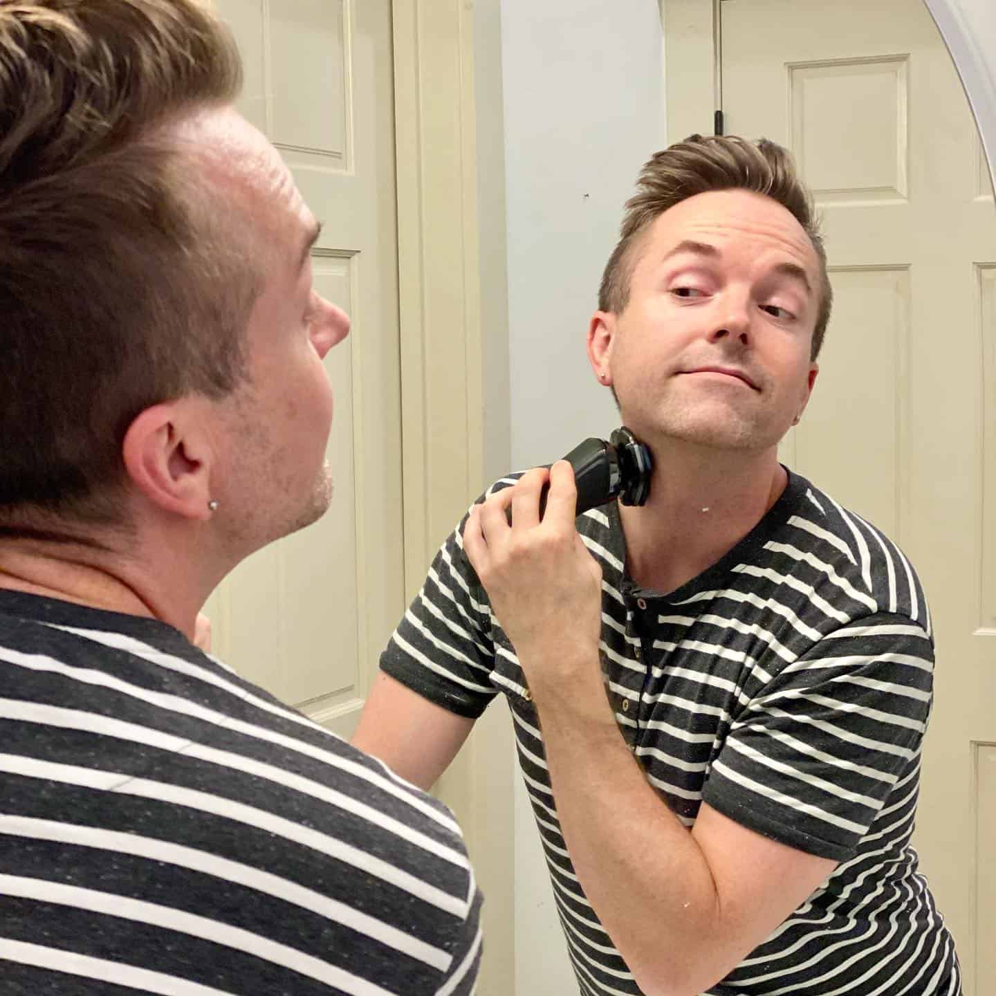 man using the philips norelco s7000 shaver