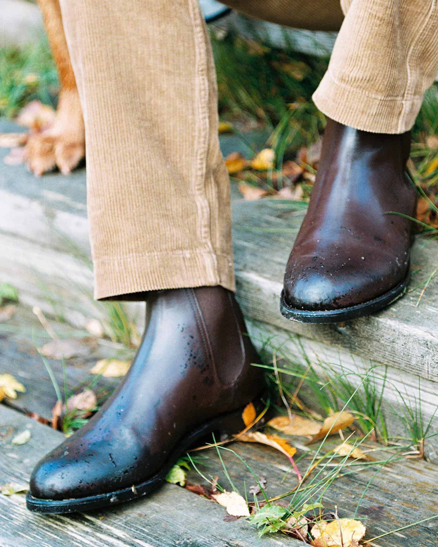 wearing a pair of chelsea boots by myrqvist