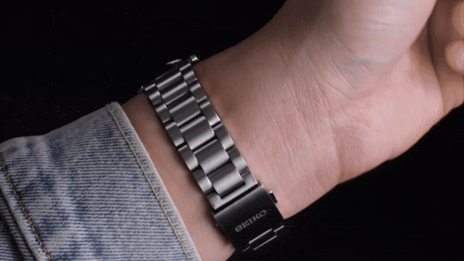 showing the ssc813 on wrist