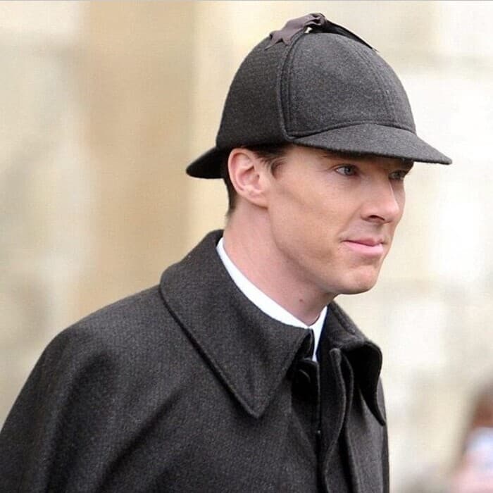 benedict cumberbatch in a black deerstalker hat