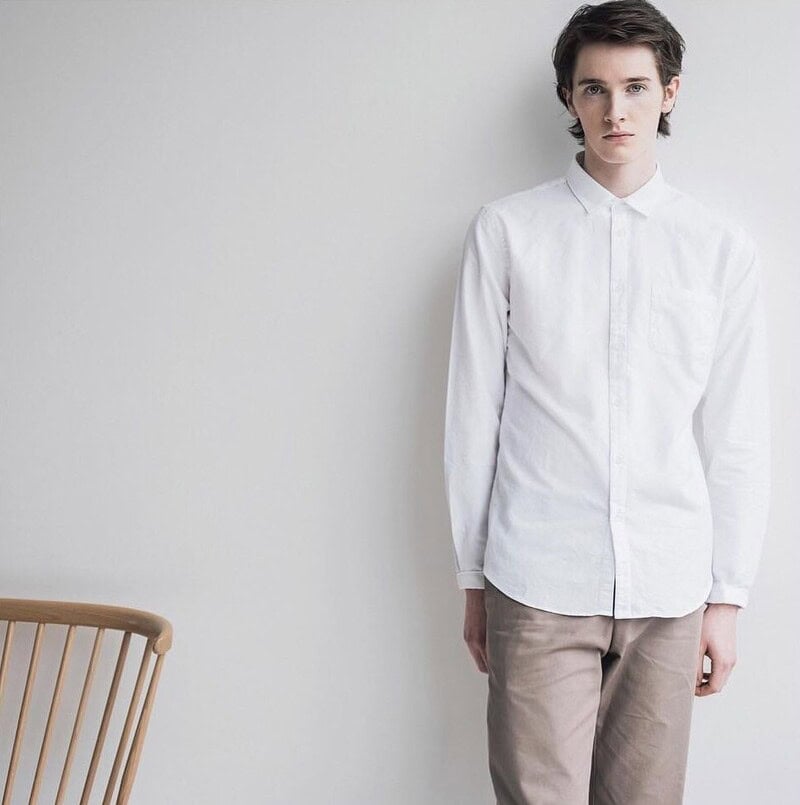 man wearing a white shirt