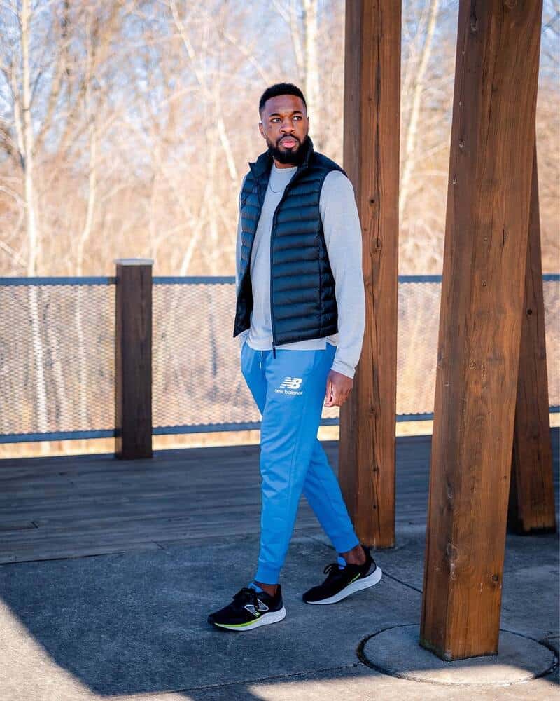 man wearing a pair of new balance arishi v4 sneakers