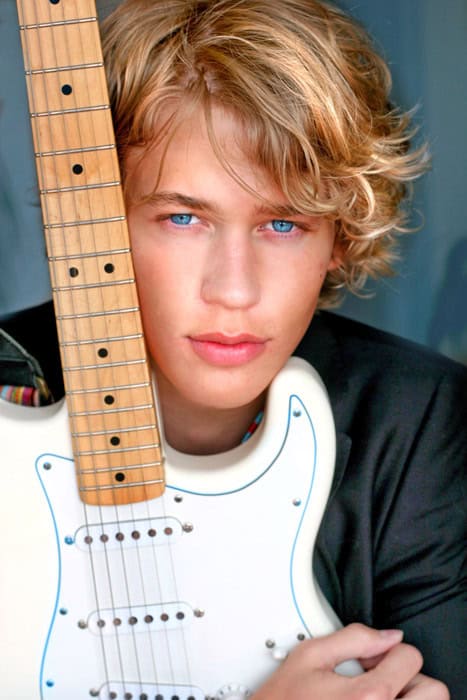 Austin Butler with his guitar