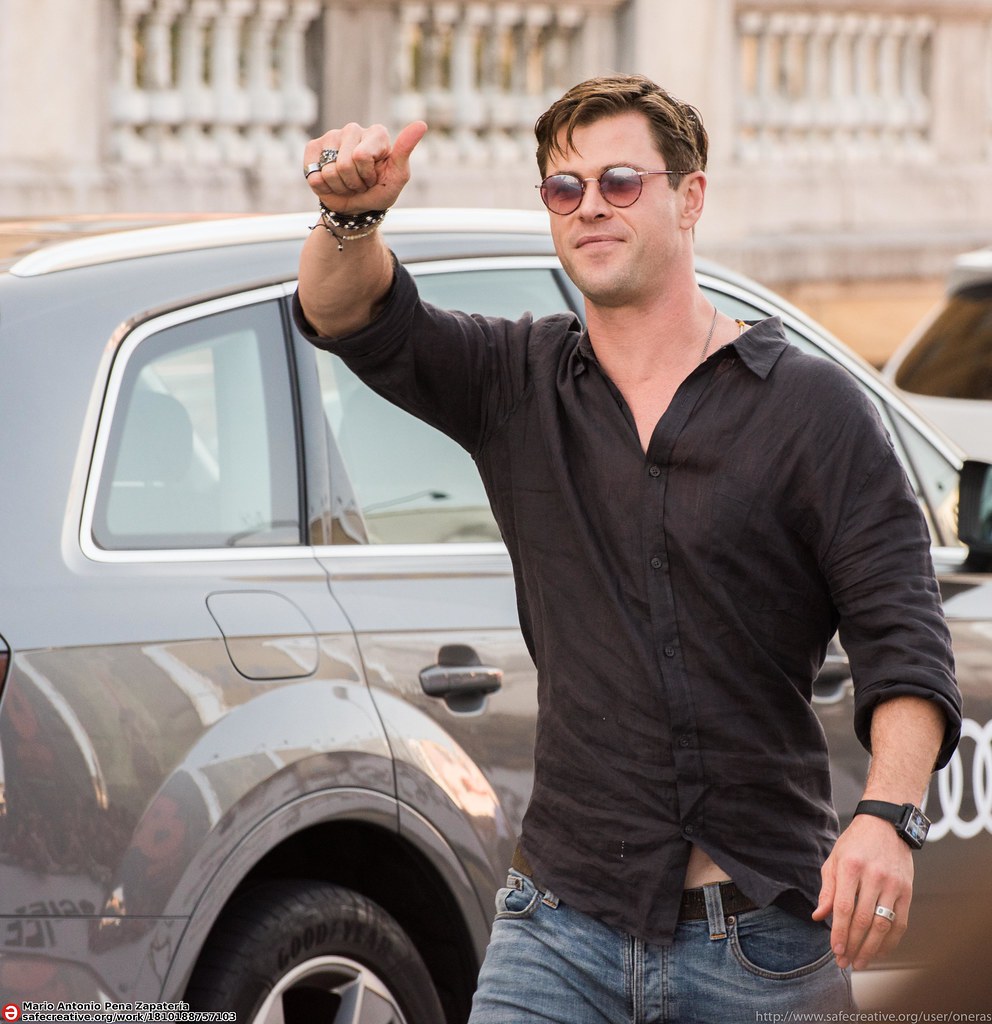 Chris Hemsworth giving a thumbs up