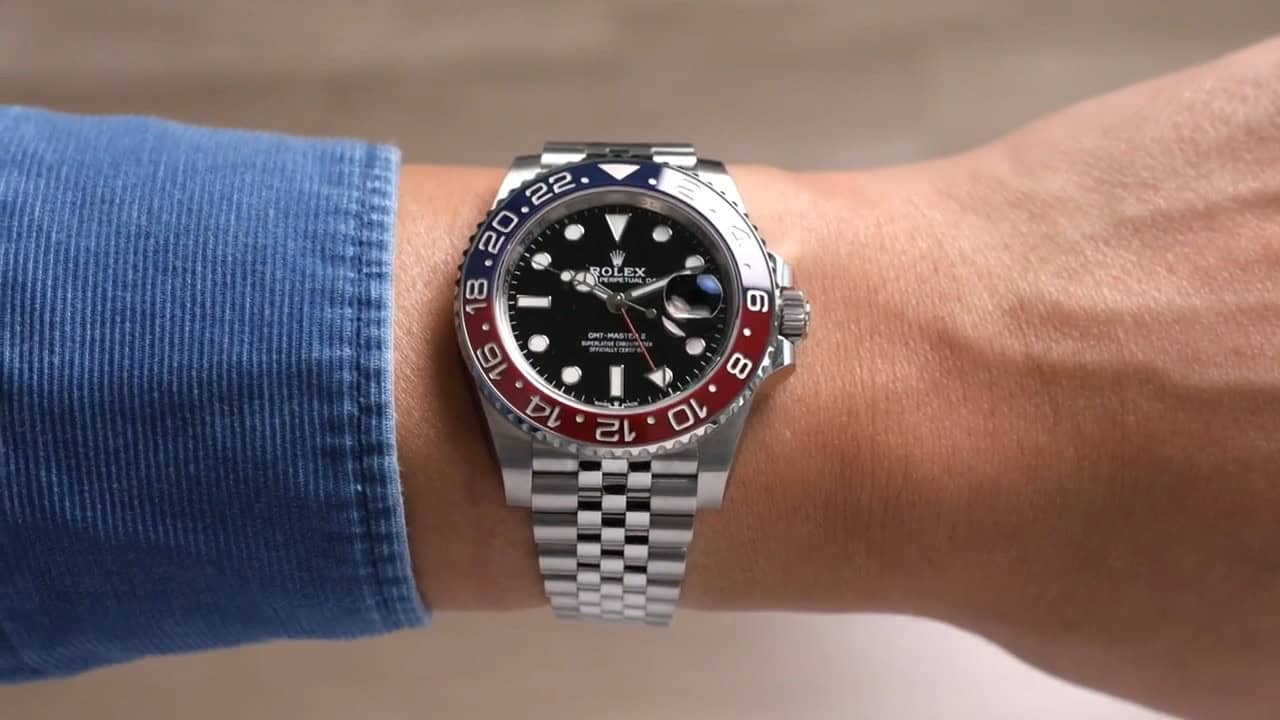 Homage VS Replica