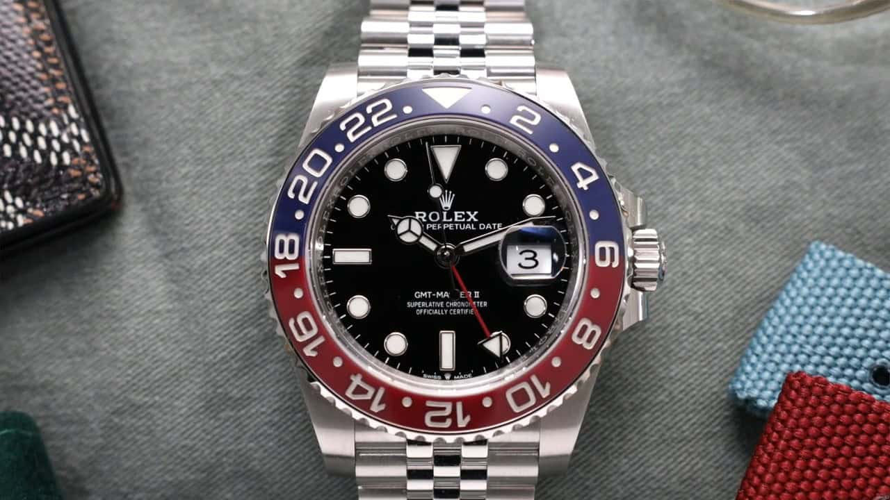 Homage VS Replica
