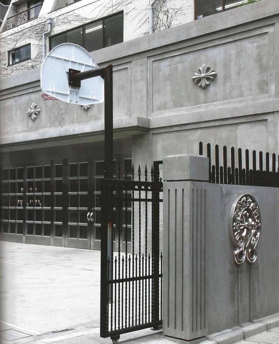 Chrome Hearts Gate