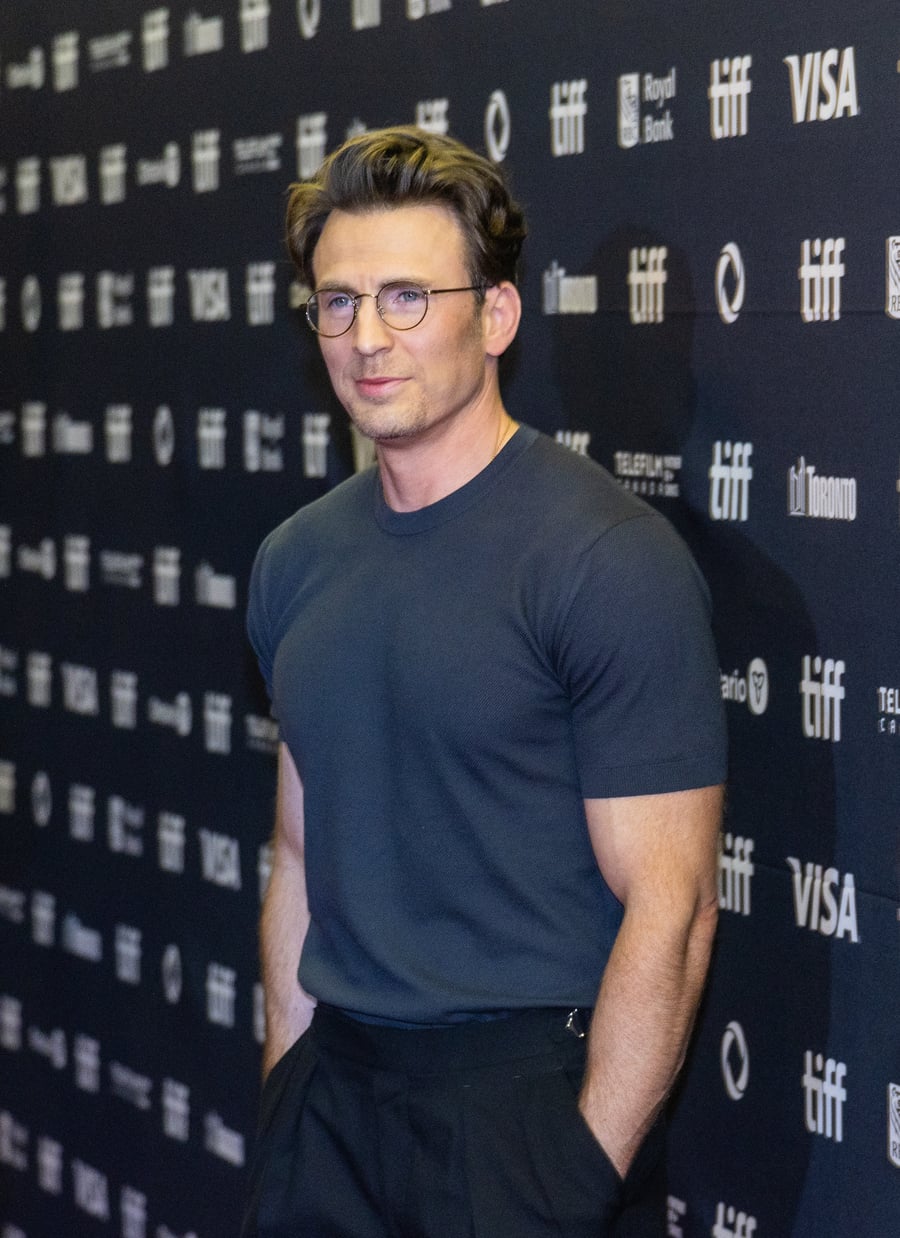 Hottest Celebrities Over 40 - Chris Evans
