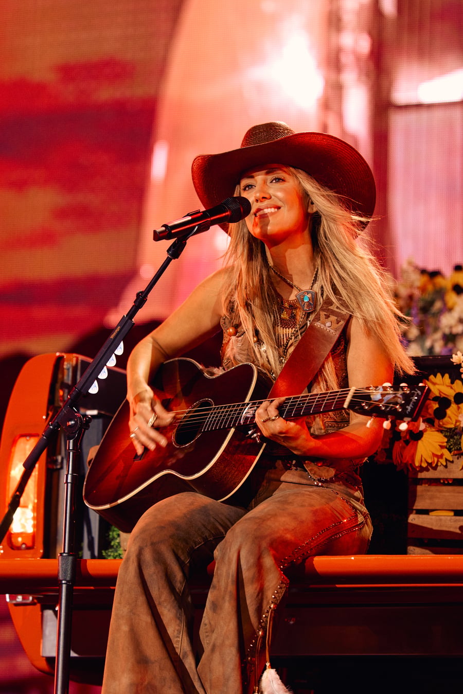 Hottest Female Country Singers - Lainey Wilson