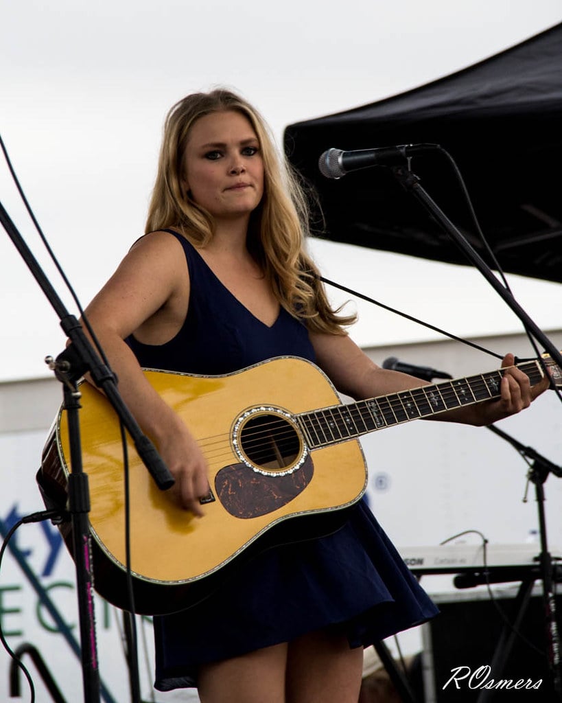 Hottest Female Country Singers - Hailey Whitters