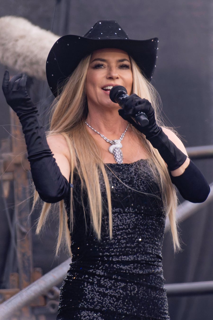 Hottest Female Country Singers - Shania Twain