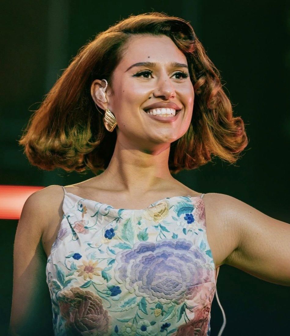 Hottest Female Singers - Raye