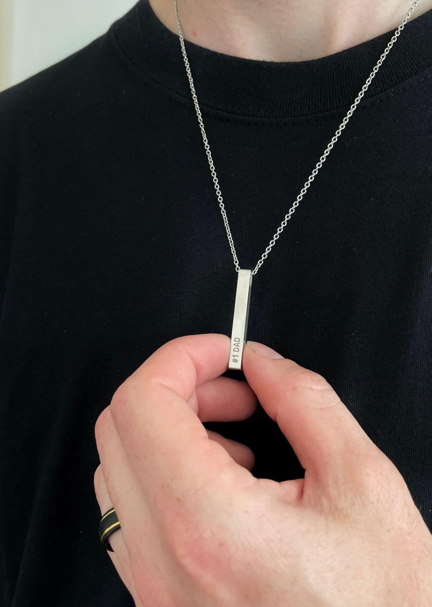 Jewlr Engravable Vertical 3D Bar Necklace